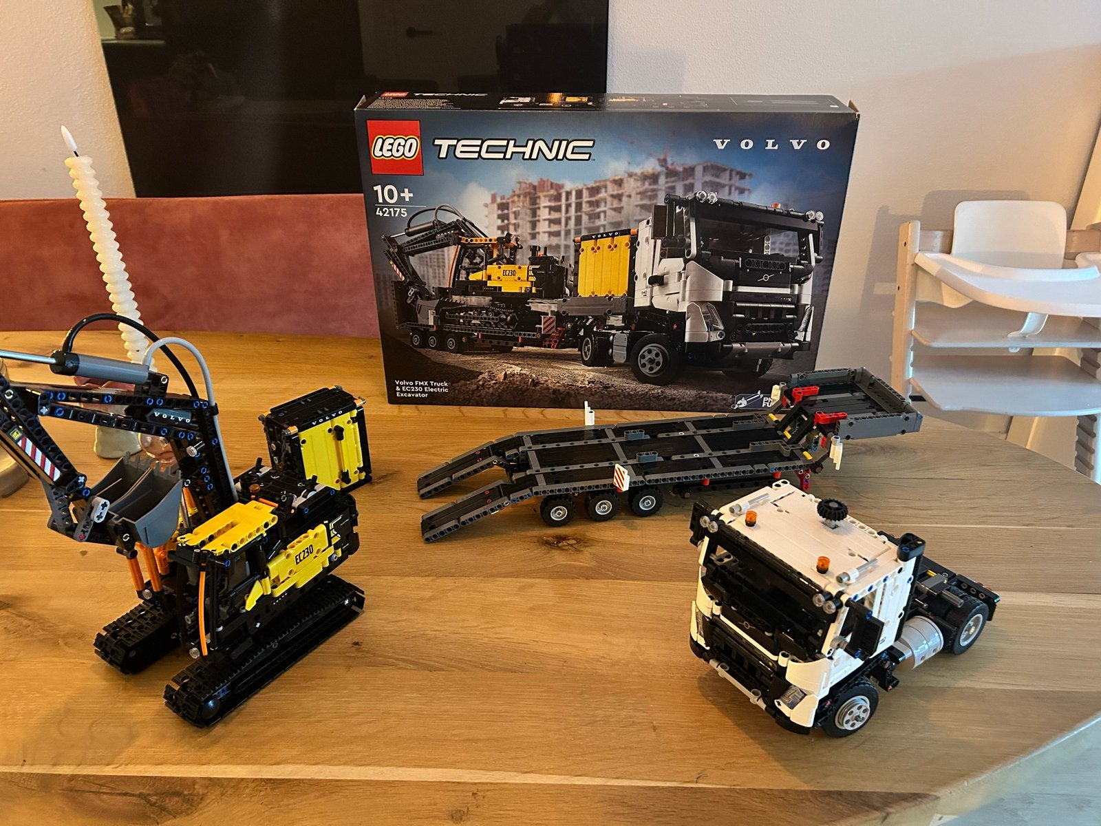 Lego Technic 42175 Volvo Vrachtwagen met Graafmachine, Ophalen, Zo goed als nieuw, Overige merken
