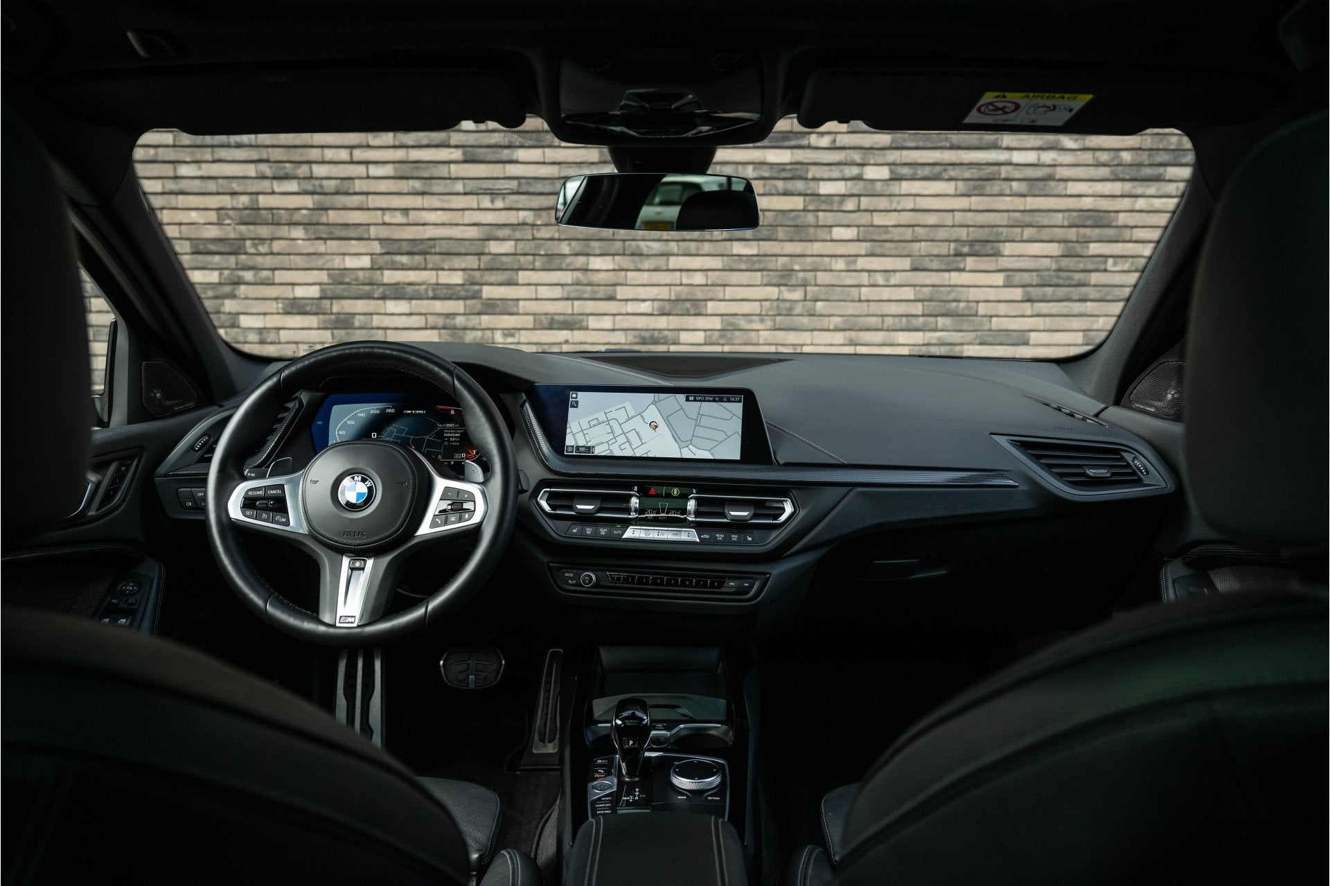 Foto 32 van BMW 1-serie M135i xDrive | Live Cockpit | Panorama | Leder |