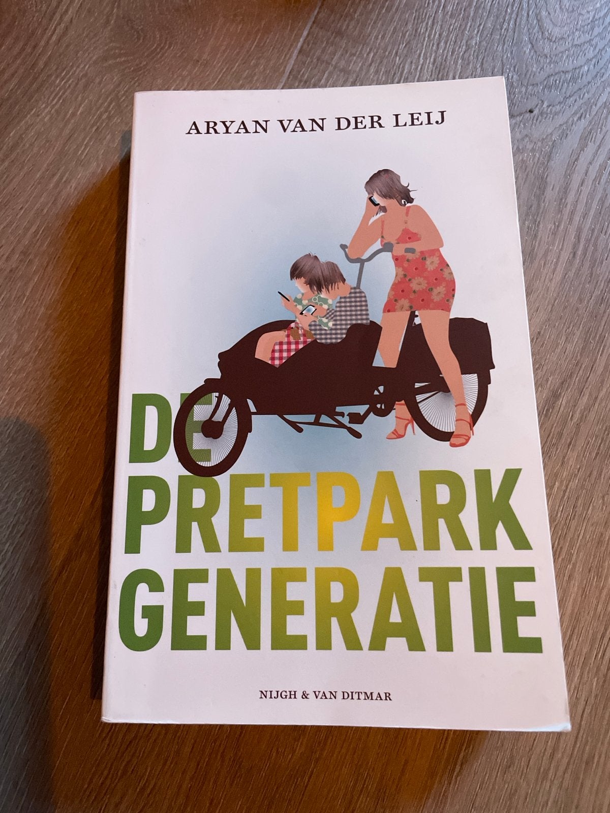 De Pretpark Generatie - Aryan van der Leij, Ophalen of Verzenden, Zo goed als nieuw, Nederland