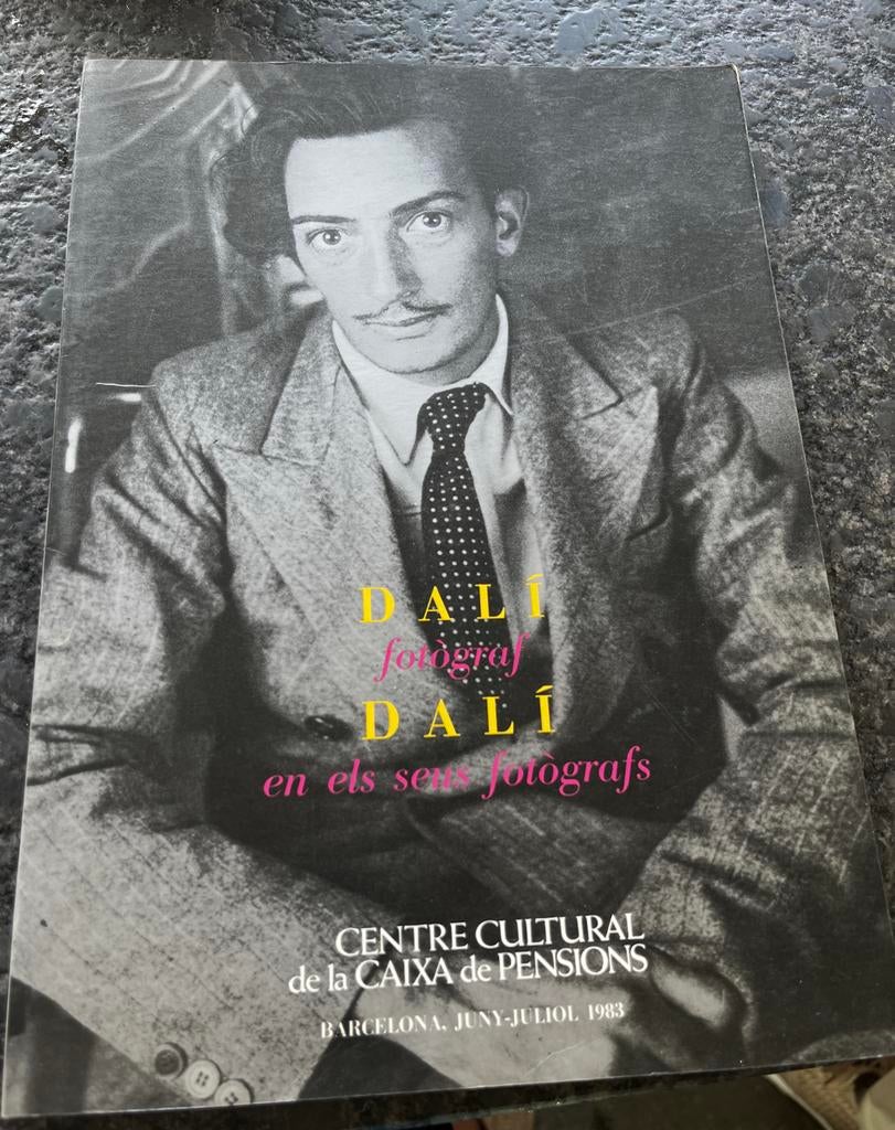 Dali fotograf Dali  1983, Ophalen of Verzenden, Gelezen, Fotografen