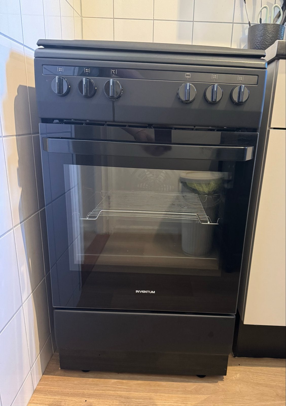 Inventum VFG5020GZWA Gasfornuis met oven 50 cm breed, Witgoed en Apparatuur, Fornuizen, Ophalen, 4 kookzones, Zo goed als nieuw