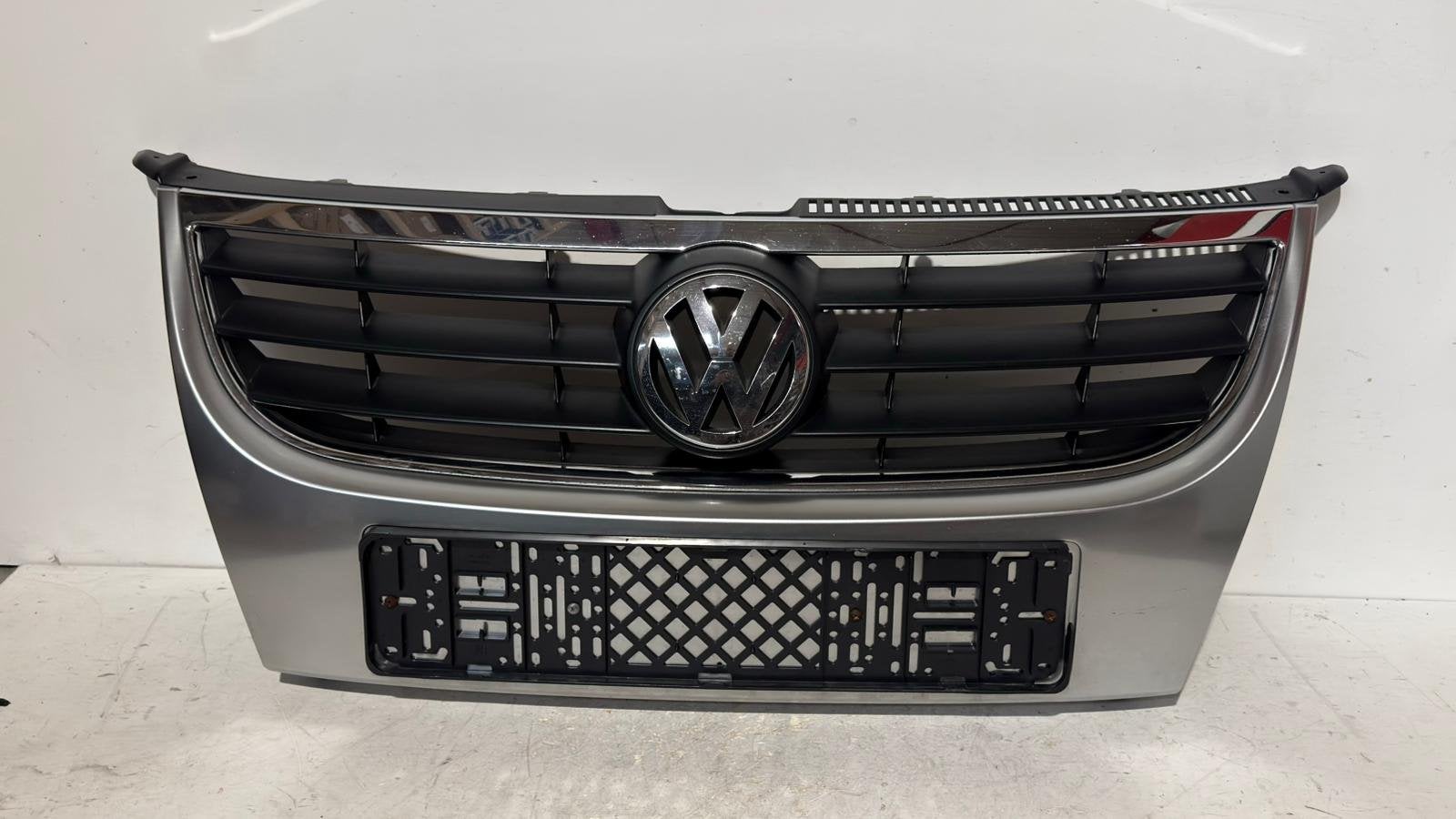 Volskwagen Touran 1T Grille 1T0853651D, Info@fabrikant.eu, Ophalen of Verzenden, Fabrikant BV, Gebruikt