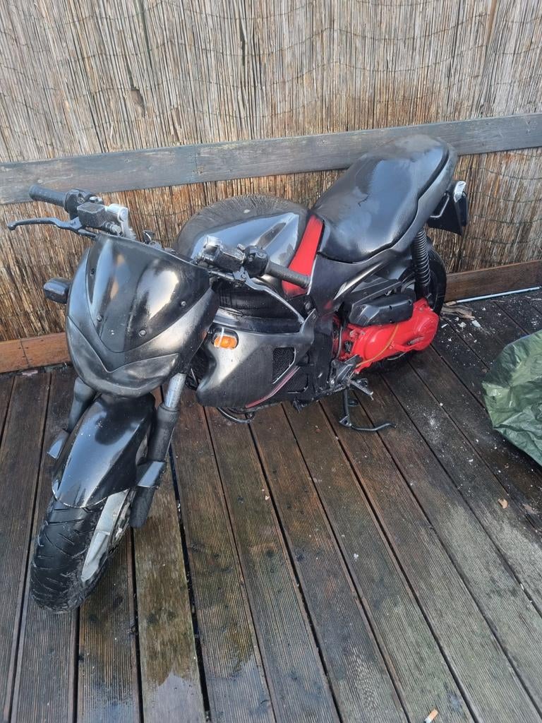 Gilera DNA 50cc geel kenteken, Fietsen en Brommers, Ophalen, Gebruikt, Blok, Piaggio