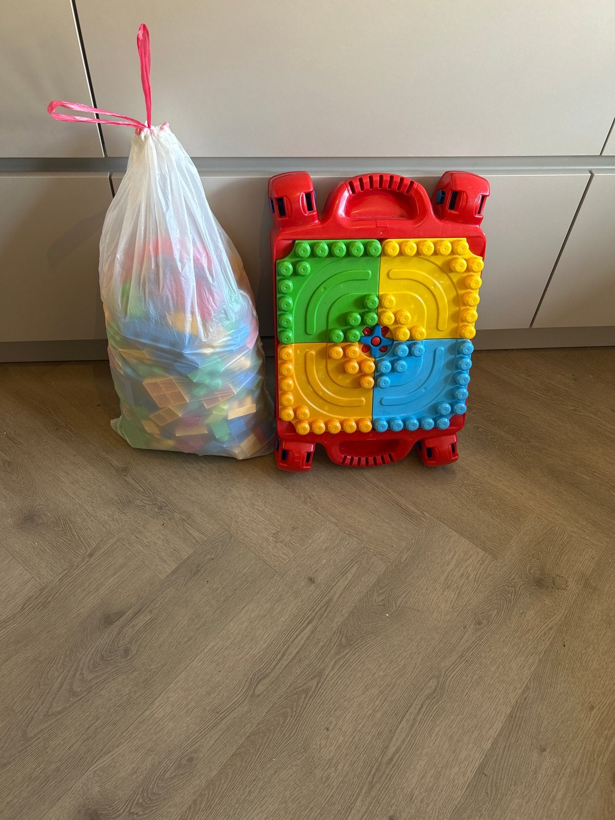 Mega Bloks inclusief tafel, Kinderen en Baby's, Speelgoed | Bouwstenen, Ophalen, Gebruikt, Megabloks