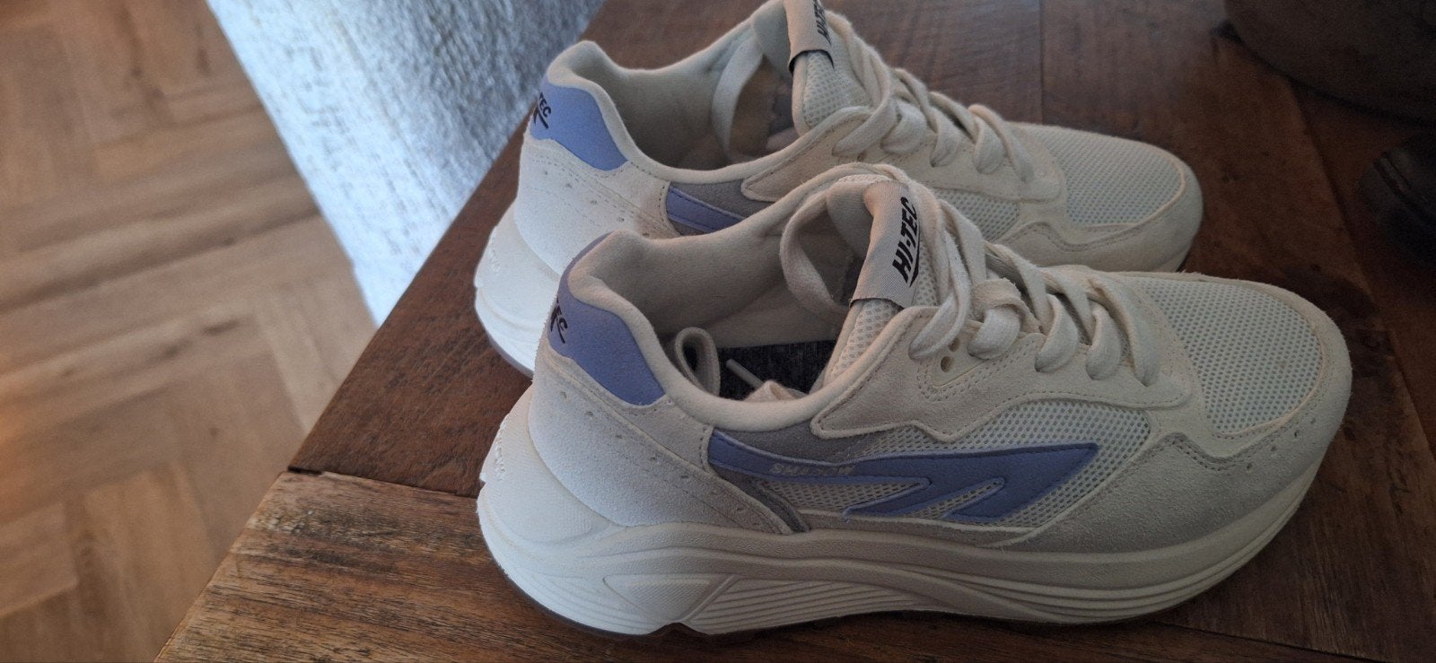Hi-Tec HTS74 Sneakers - Zo goed als nieuw, Ophalen, Hi-Tec, Wit, Sneakers of Gympen