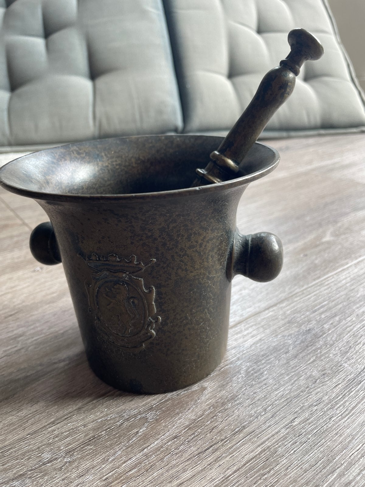 Antieke vijzel met stamper, brons, Ophalen of Verzenden, Brons