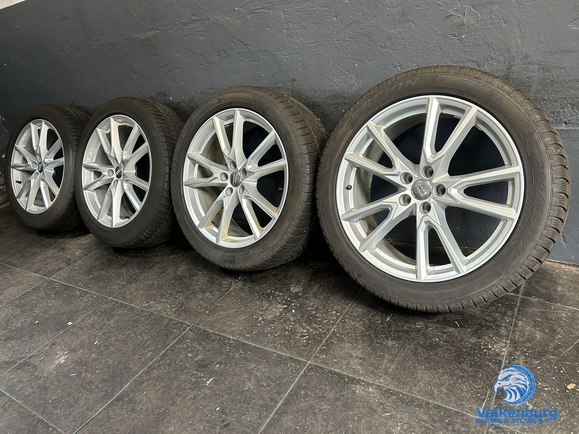 7mm! Originele Audi Q5 80A 20 inch velgen 5x112 winterbanden, Gebruikt, 255 mm, -, -