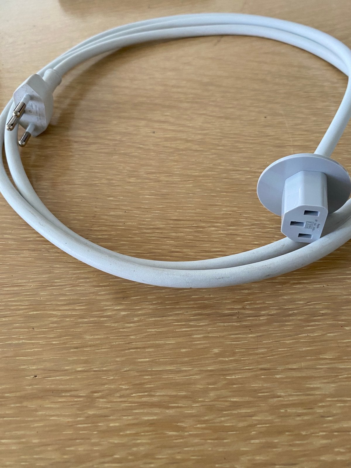 Apple stroom / voeding kabel Zwitserse stekker, Ophalen of Verzenden, Zo goed als nieuw