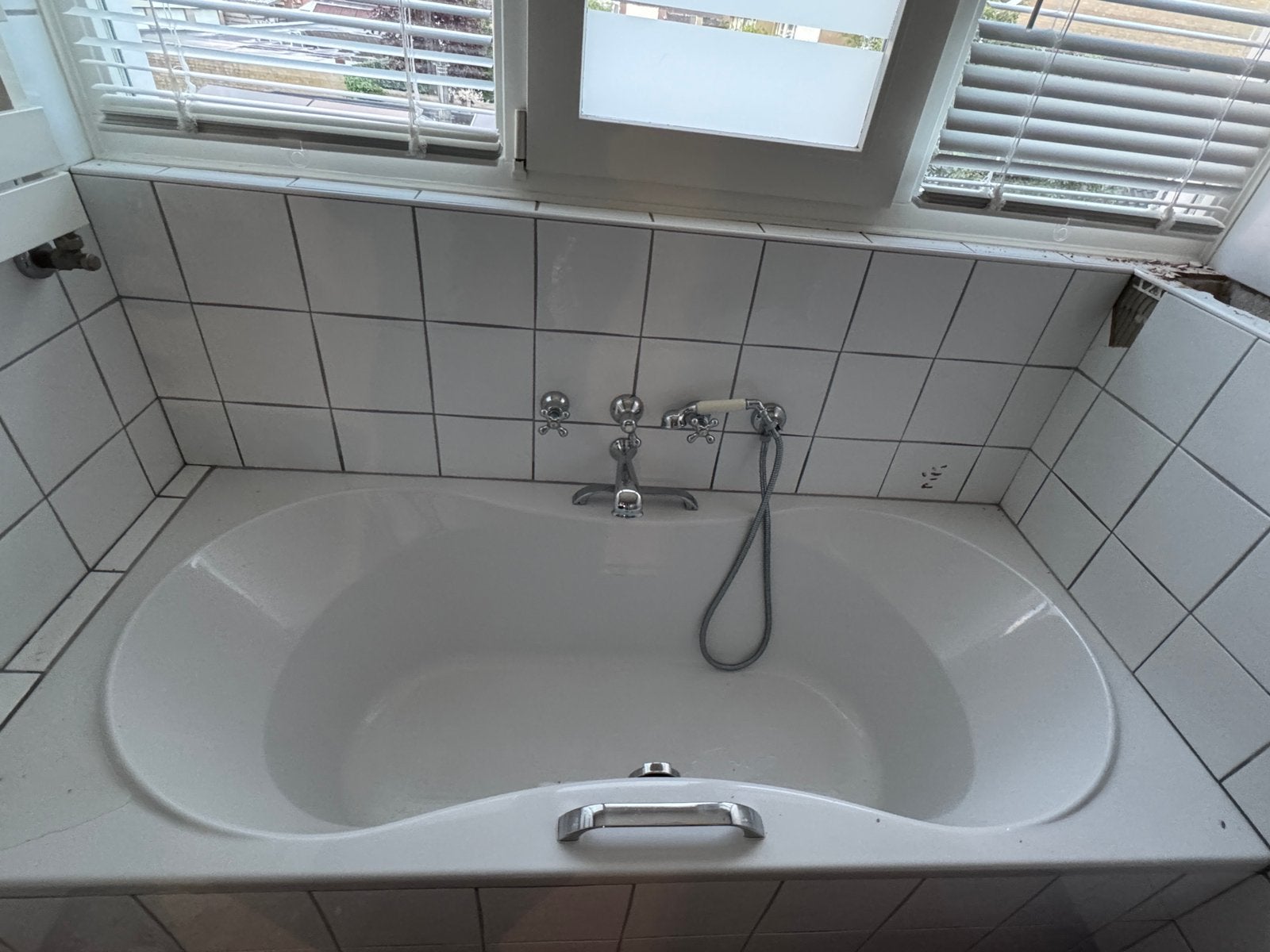 GRATIS AF TE HALEN, inbouw badkuip, Huis en Inrichting, Badkamer | Complete badkamers, Ophalen, Zo goed als nieuw