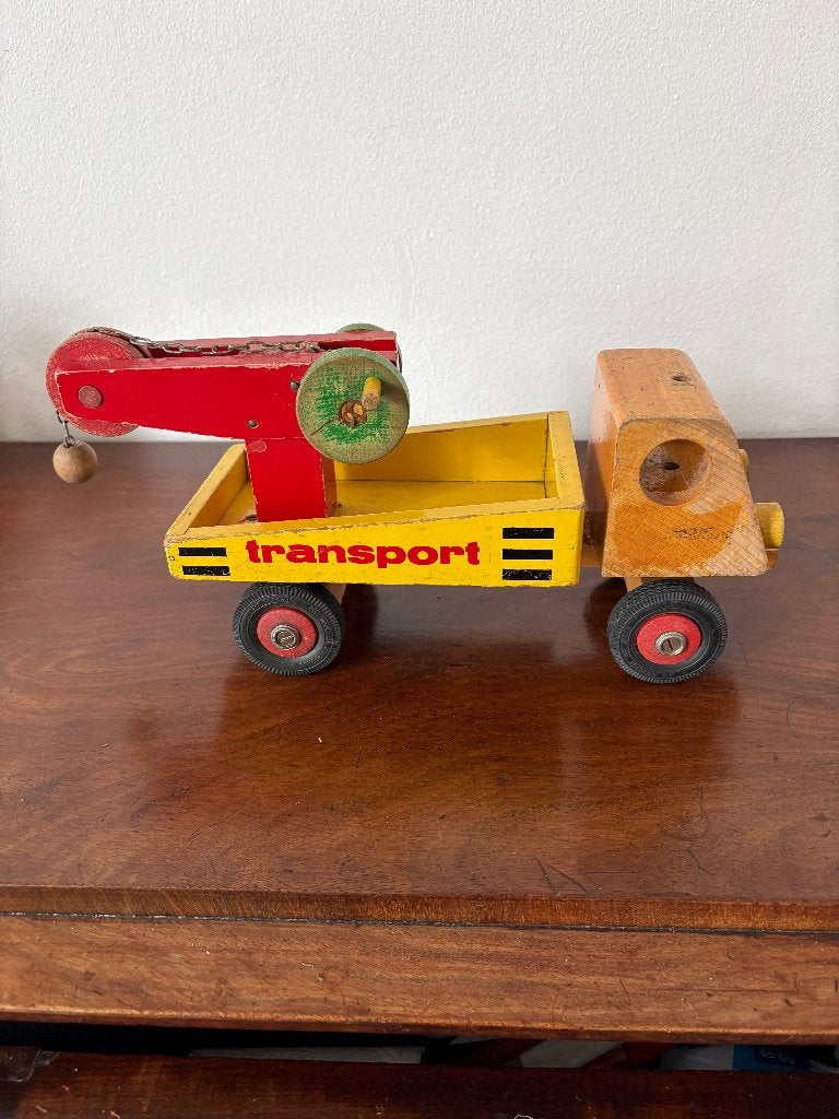 Vintage SIO houten speelgoedvrachtwagen met hijskraan '50 '6, Ophalen of Verzenden, Gebruikt, Bus of Vrachtwagen
