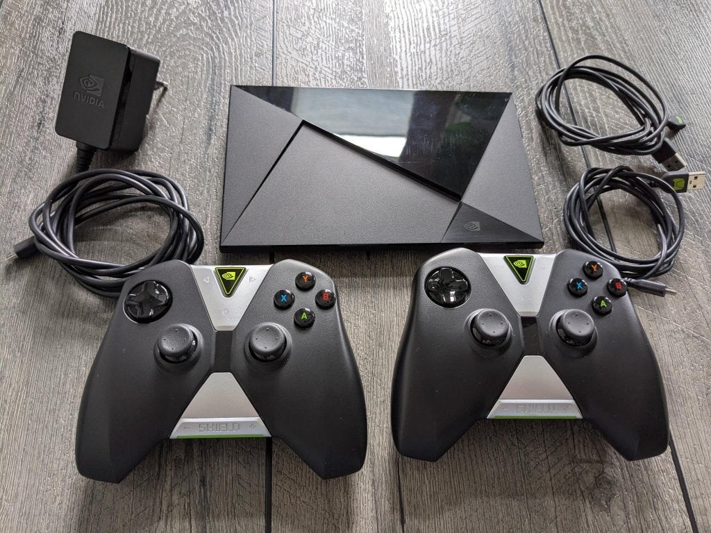 Nvidia Shield TV 4K HDR + 2 Controllers + 128GB microSD, Ophalen of Verzenden, Zo goed als nieuw, HDMI, Minder dan 500 GB