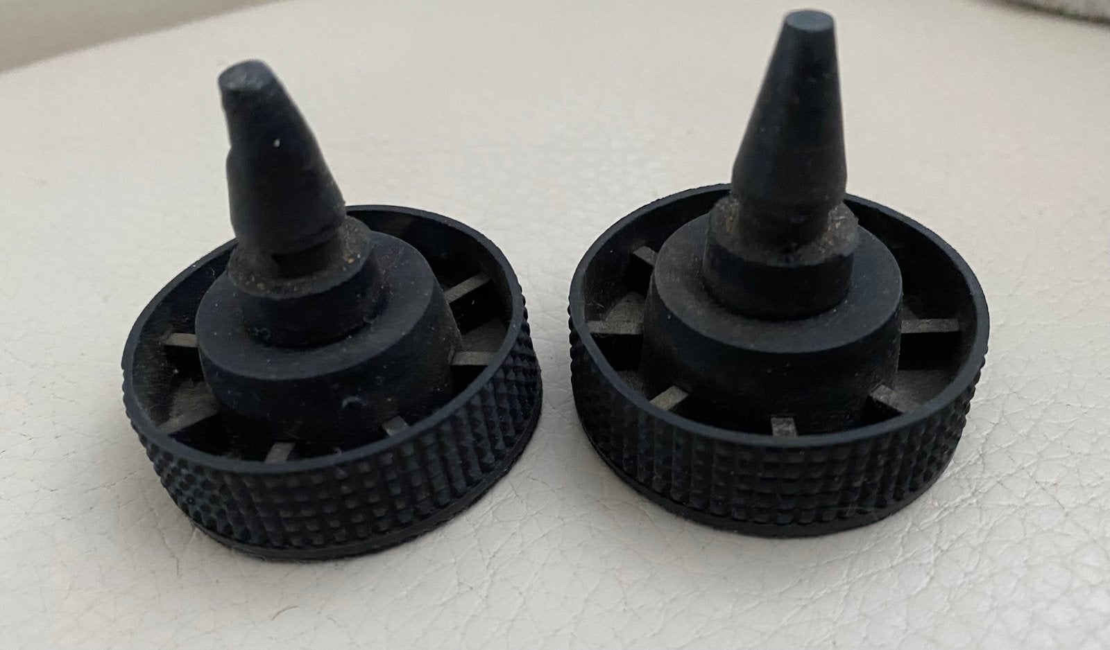 Technics Voetjes (2), Ophalen of Verzenden, Gebruikt, Platenspeler-onderdeel, Technics