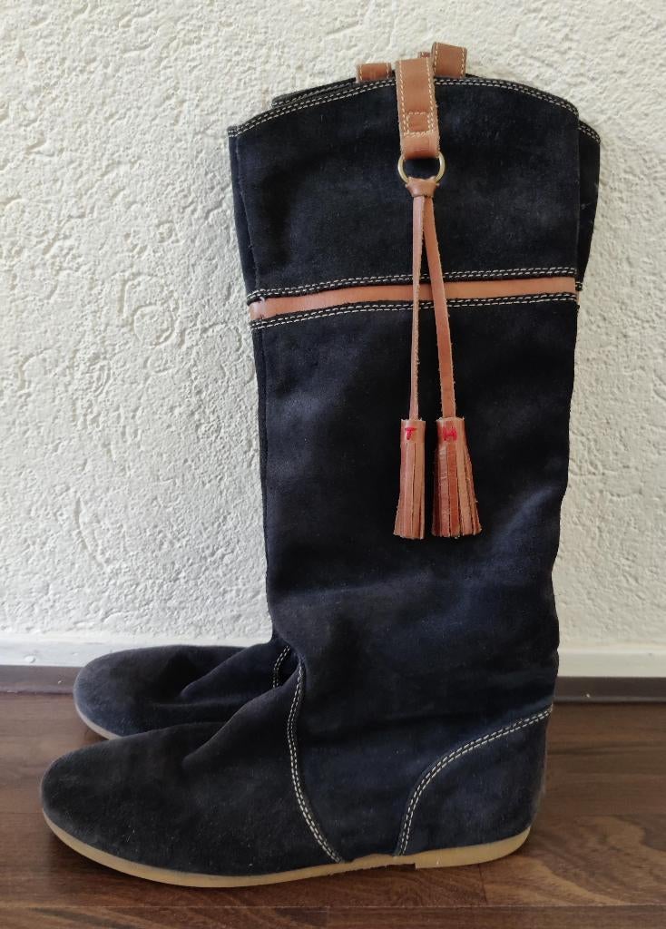 Tommy Hilfiger suède laarzen donkerblauw maat 40, Kleding | Dames, Schoenen, Hoge laarzen, Blauw, Ophalen of Verzenden, Gedragen