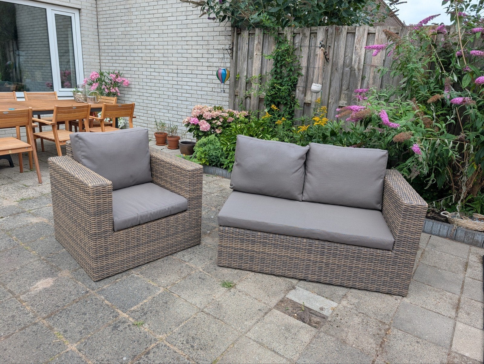 Loungeset: 2-zits bank en fauteuil (Wicker), Tuin en Terras, Tuinsets en Loungesets, Ophalen