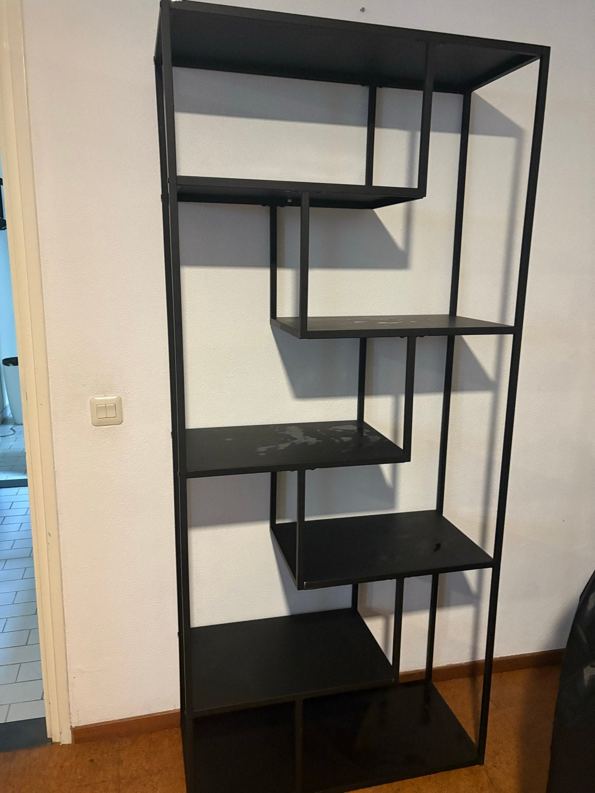 Zwart metalen open vakkenkast / boekenkast, Huis en Inrichting, Ophalen, Met plank(en), Gebruikt, 50 tot 100 cm