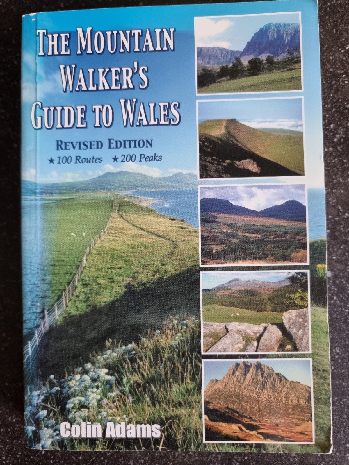 The Mountain Walker's Guide to Wales - Wandelgids Wales, Fiets- of Wandelgids, Europa, Ophalen of Verzenden, Colin Adams