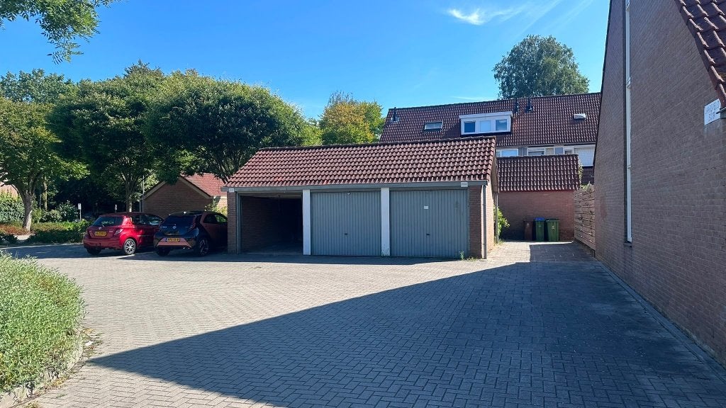 Te Koop: Garagebox Jaarsveld Ede, leeg en direct beschikbaar