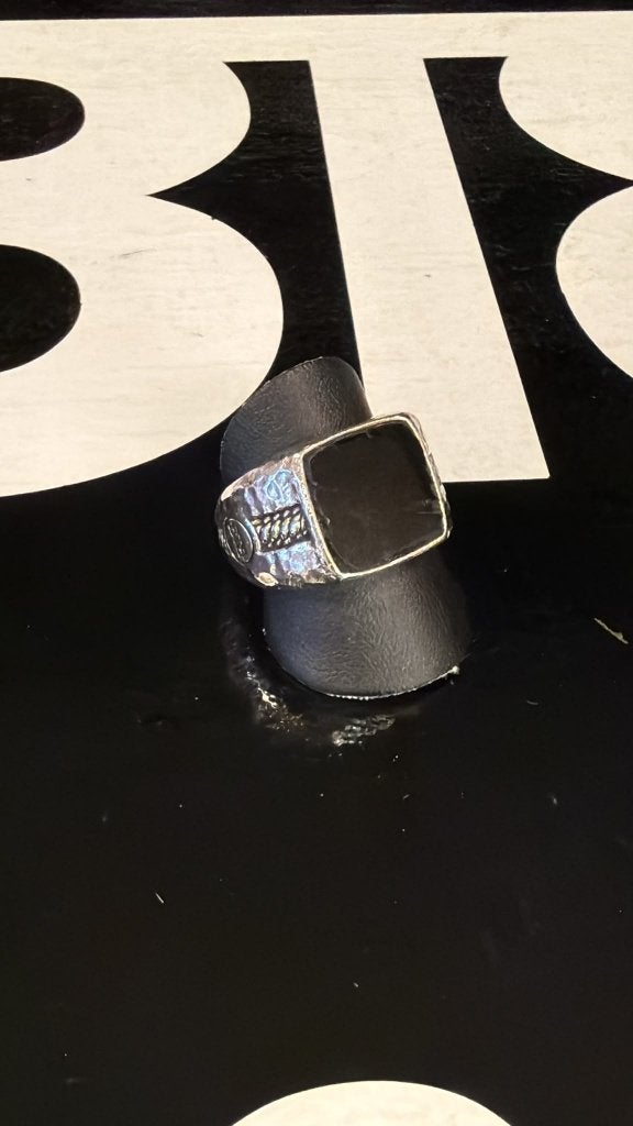 BUDDHA TO BUDDHA RING TYPE 051 TANGGUH ONYX MAAT 21 € 199,95, 20 of groter, Ophalen of Verzenden, Zo goed als nieuw, Dame of Heer