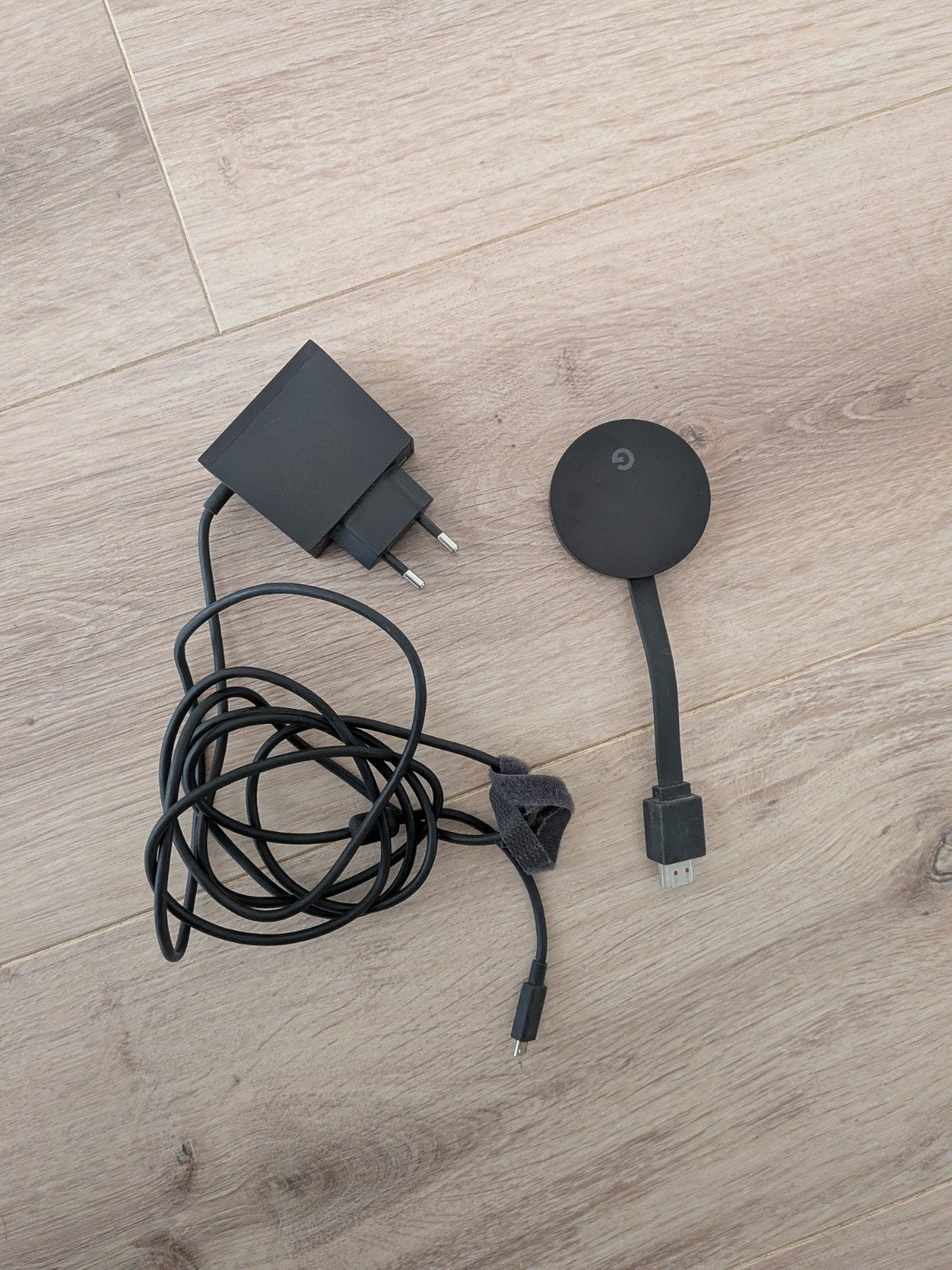Google Chromecast Ultra 4K compleet met adapter, Audio, Tv en Foto, Ophalen of Verzenden, Zo goed als nieuw, HDMI, Zonder harde schijf