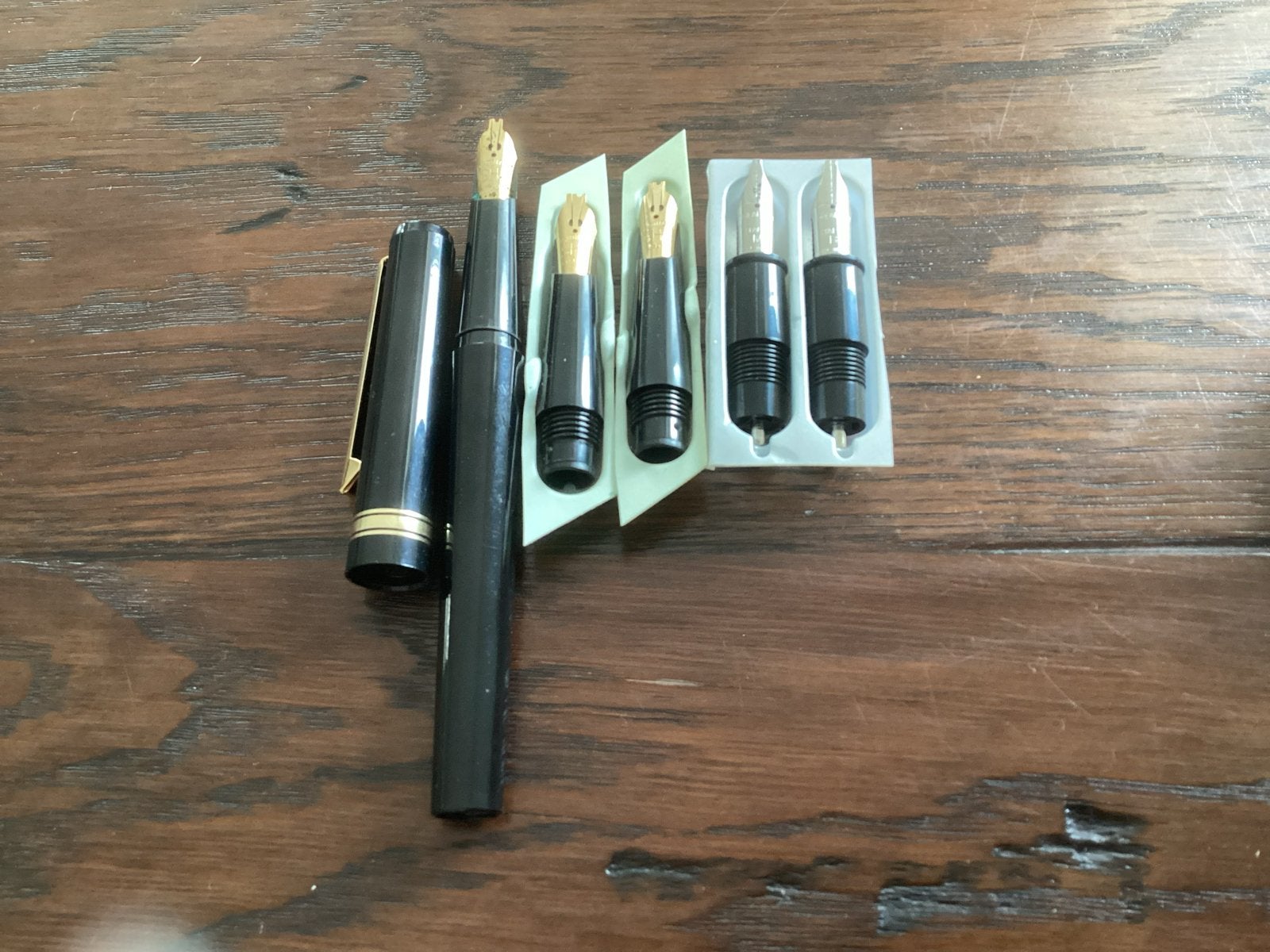 KALIGRAFEER PENNEN SET, Diversen, Ophalen