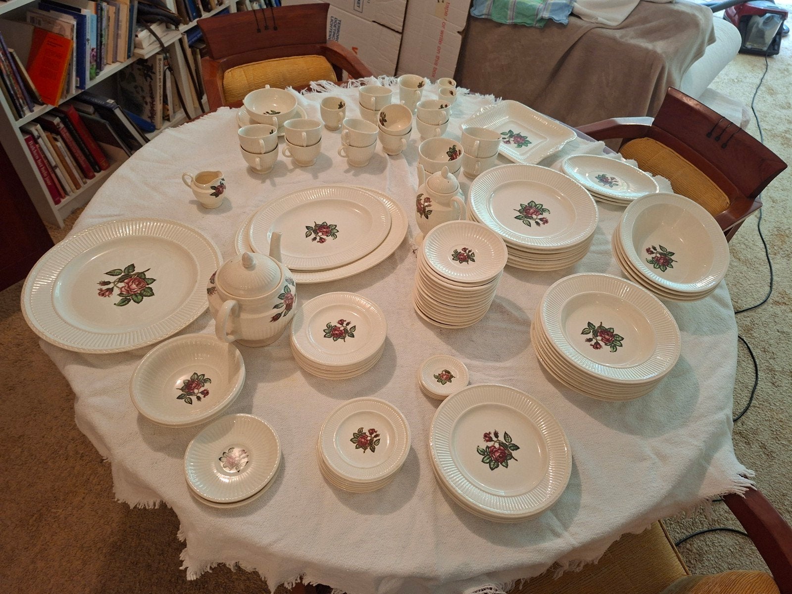 Te koop Wedgwood Moss Rose Porcelein, Antiek en Kunst, Ophalen
