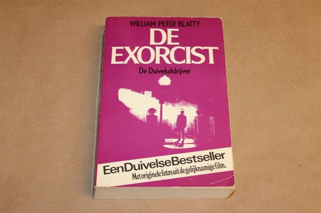 De Exorcist — Blatty, met Fotos uit de Film, 1e Druk 1971, Boeken, Ophalen of Verzenden, Gelezen