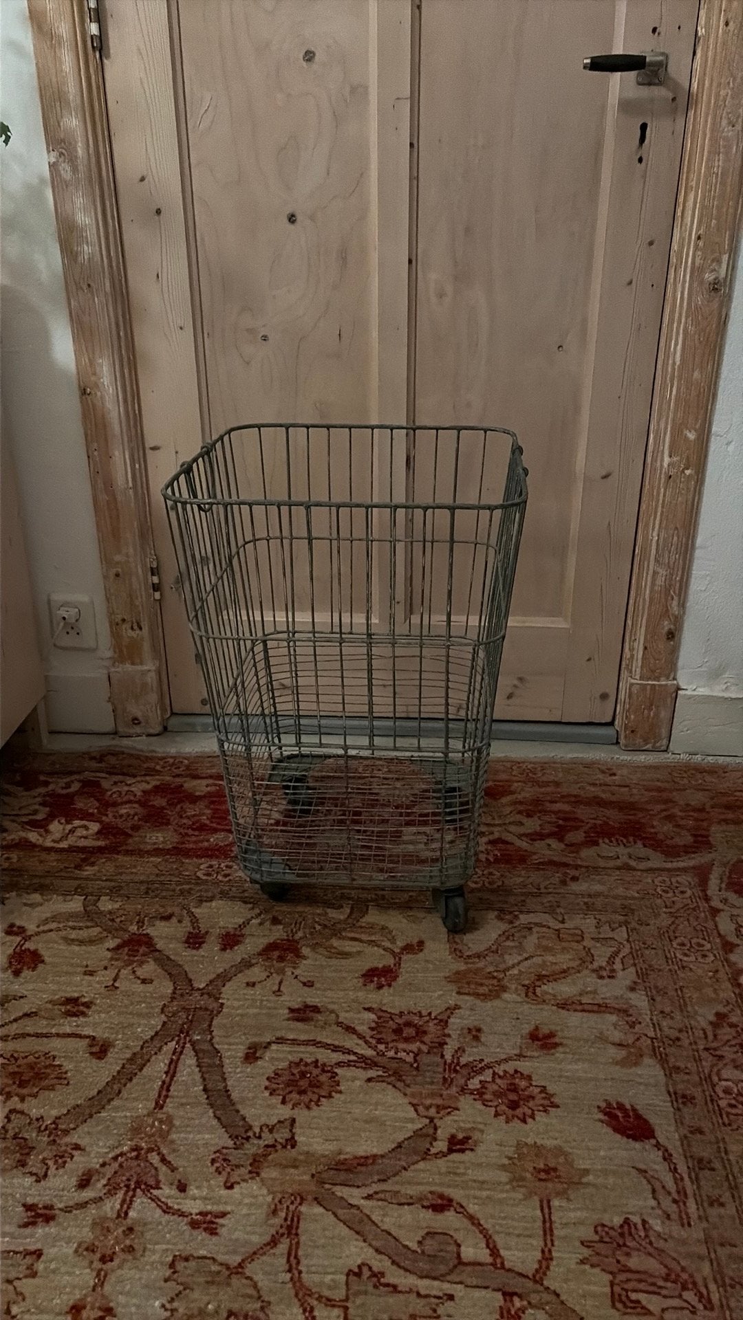 Metalen mand op wielen, Ophalen, Zo goed als nieuw