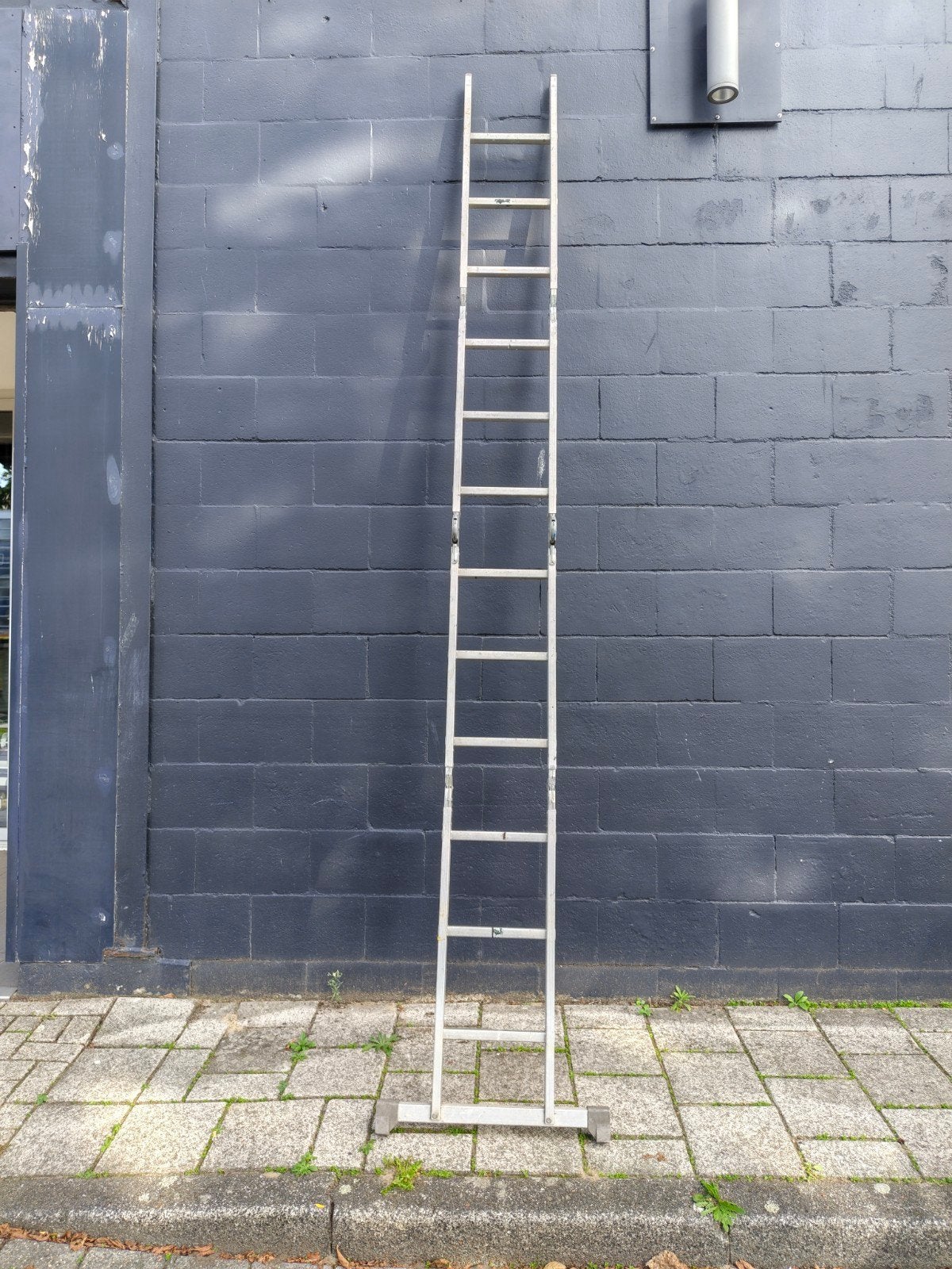 Hymer Opvouwbare Ladder - Gebruikt maar in goede staat, Doe-het-zelf en Verbouw, Gebruikt, Ophalen of Verzenden, Ladder, Opvouwbaar of Inschuifbaar