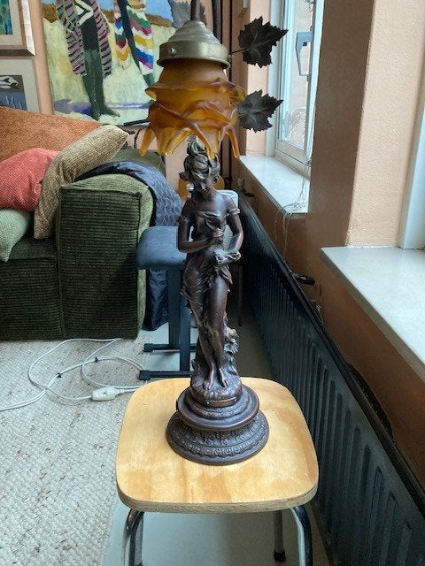 Art Nouveau lamp, brons, gesigneerd. 99 €, Antiek en Kunst, Ophalen of Verzenden