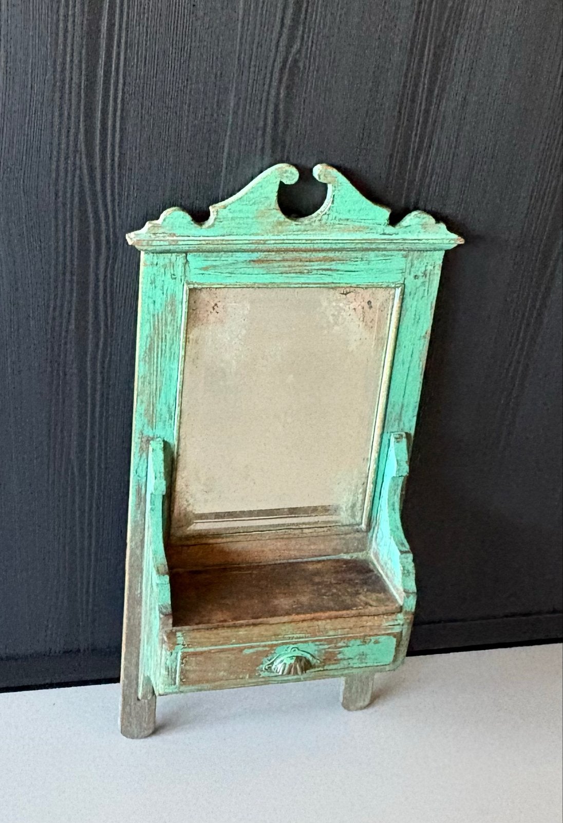 Vintage houten spiegel met lade - turquoise patina, Ophalen
