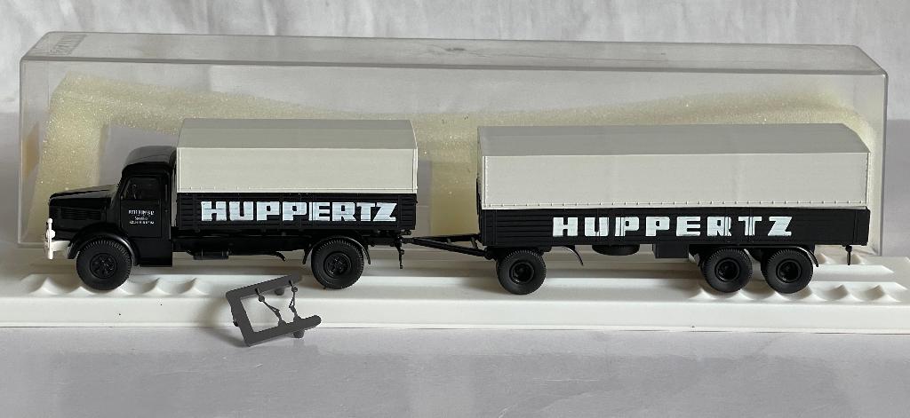 Brekina: Krupp Mustang combinatie "Huppertz Spedition Köln", Ophalen of Verzenden, Zo goed als nieuw, Bus of Vrachtwagen, Brekina