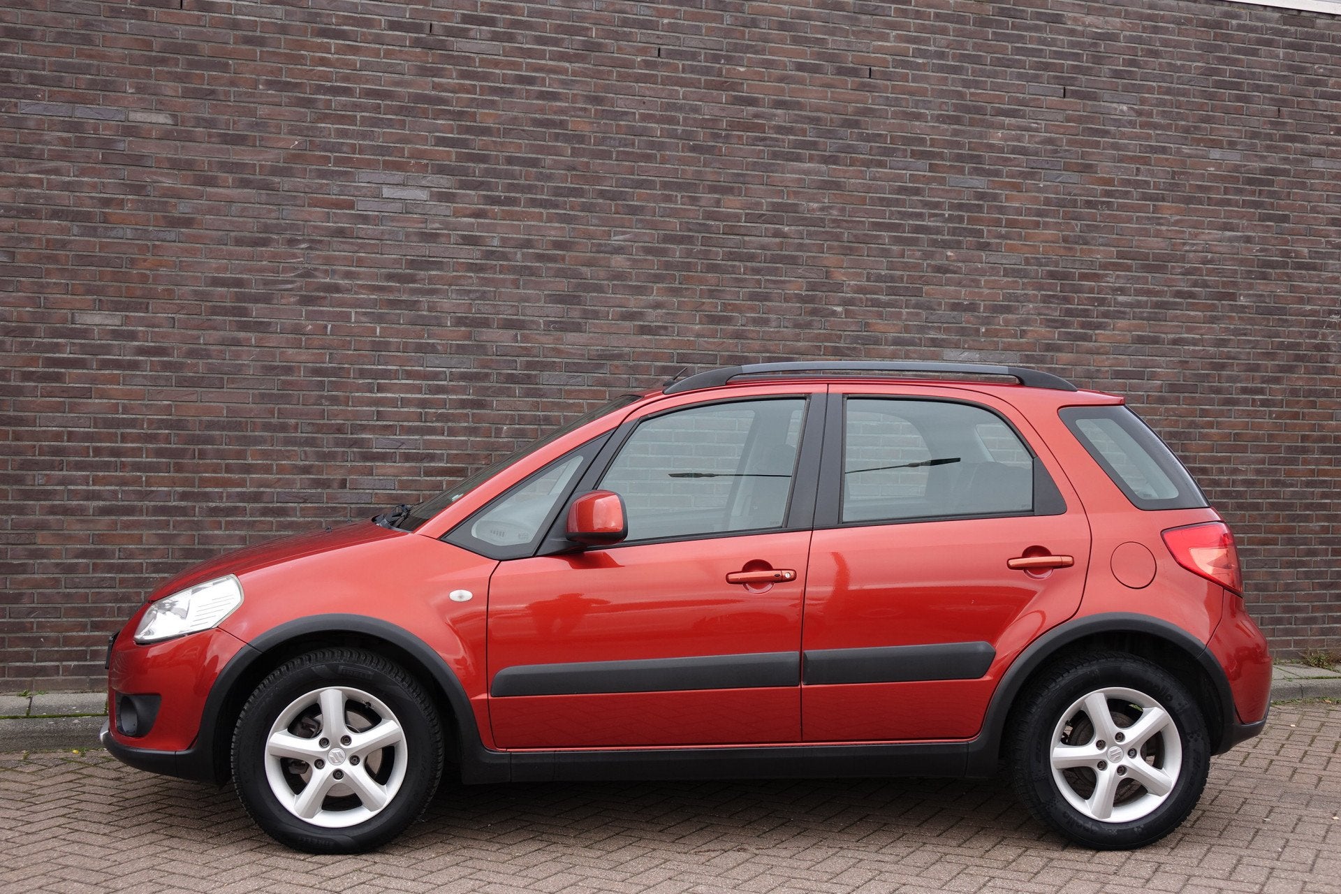 Suzuki SX4 1.6 Exclusive AUTOMAAT, airco, trekhaak, prachtig, Gebruikt, 49 €/maand, 1120 kg, Euro 4