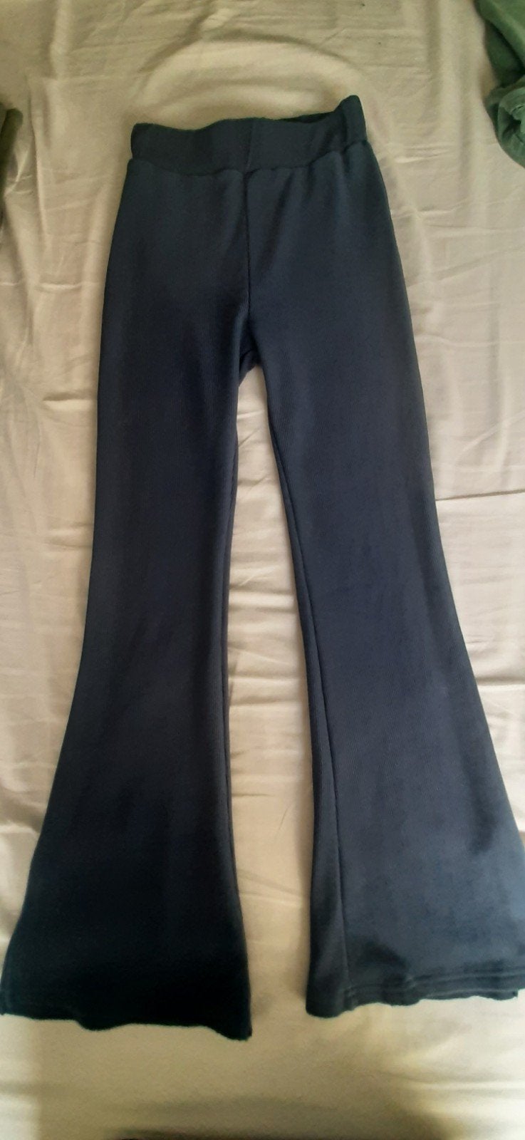 Donkerblauwe flared legging maat 134/140 hema, Broek, Meisje, Ophalen of Verzenden, Zo goed als nieuw