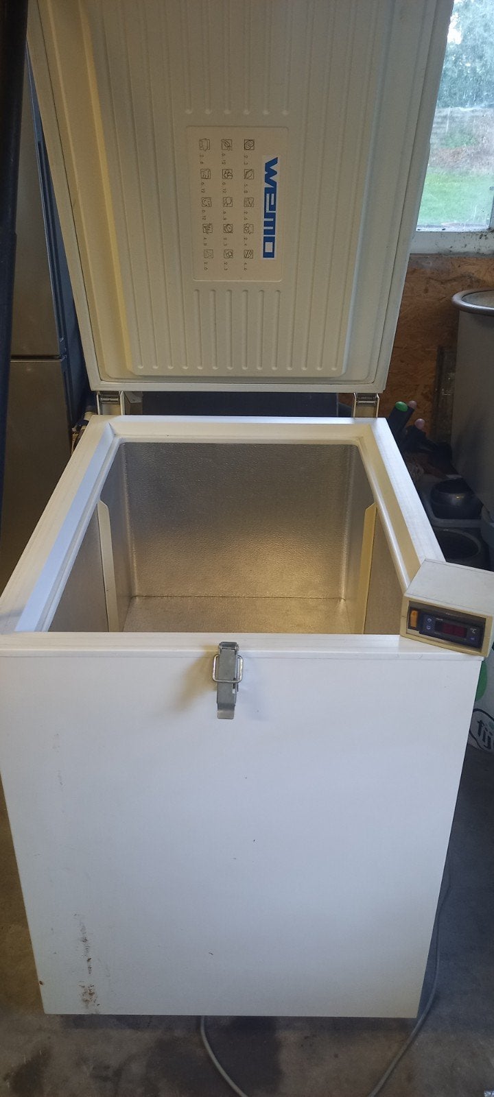 Wemo mobiele koel vriescombinatie 12v/220v, 150 tot 200 liter, Gebruikt, Met aparte vriezer, Ophalen