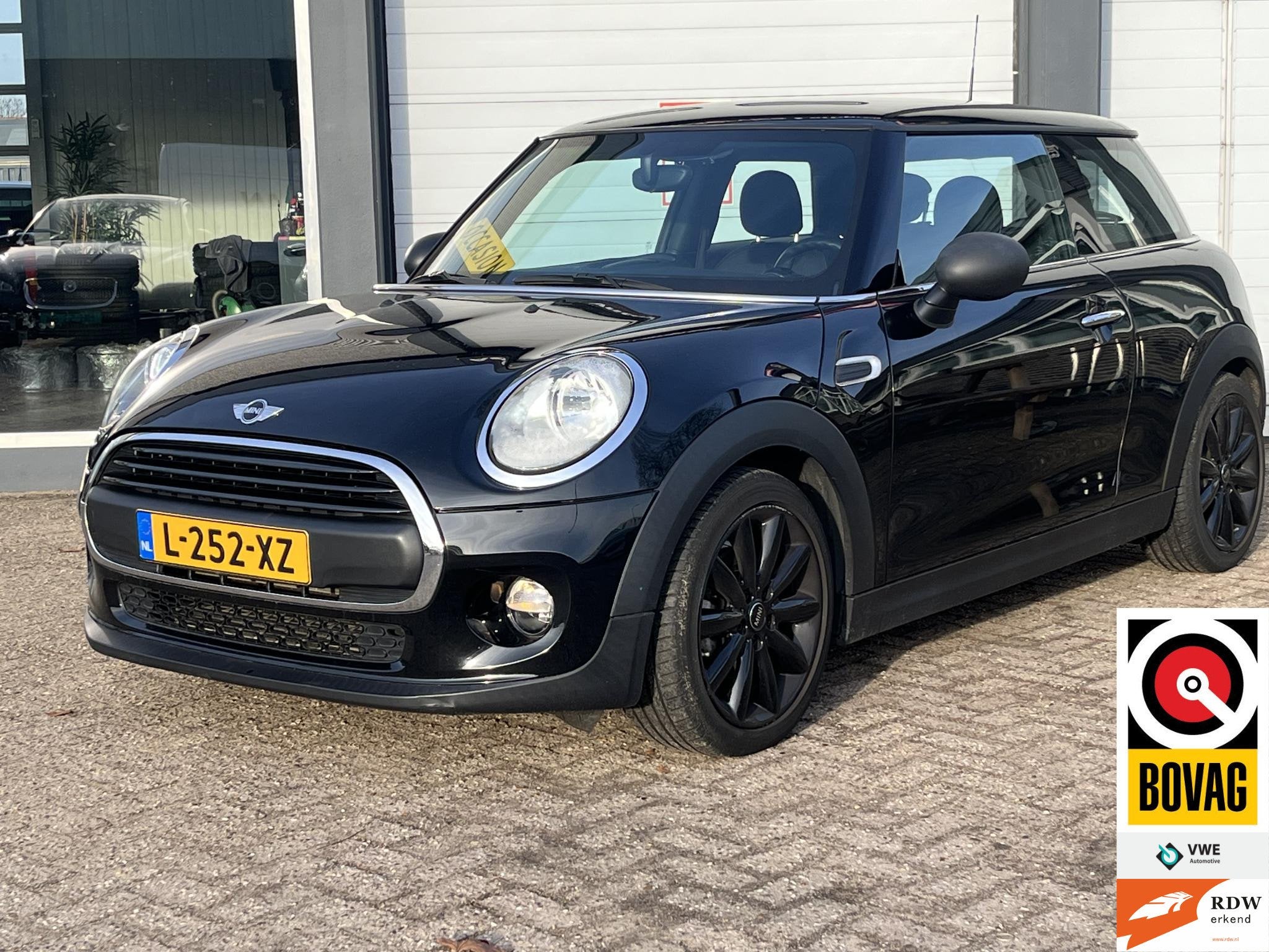 MINI 3-Deurs 1.5 One Lage km stoelverwarming keyless led, Auto's, Mini, Bedrijf, Te koop, One, ABS, Airbags, Alarm, Centrale vergrendeling