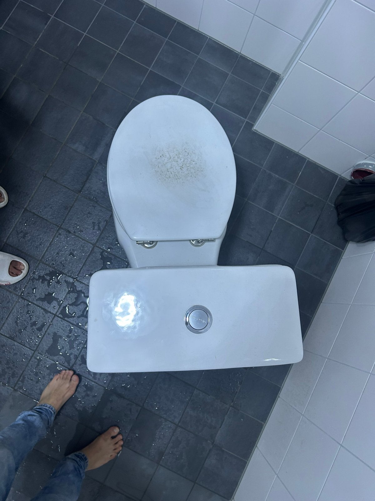 Witte staande toiletpot met stortbak, Doe-het-zelf en Verbouw, Ophalen, Gebruikt, Toilet