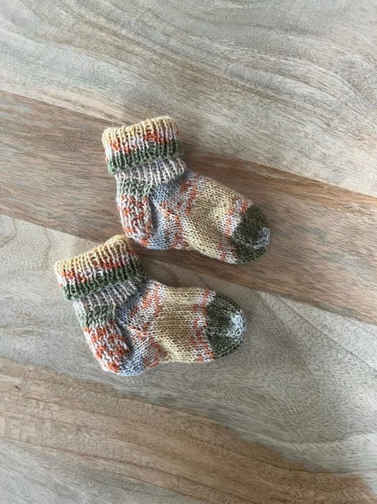 Zelfgebreide babysokjes van 75% dunne wol - Machinewasbaar, Ophalen of Verzenden, Nieuw, Jongetje of Meisje