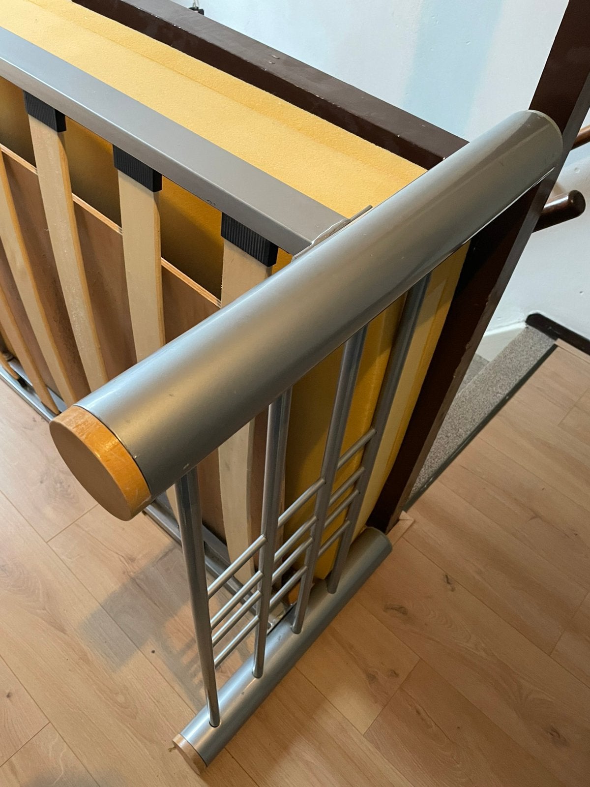 Eenpersoonsbed, matras plus onderstel en onderdeken (tijk), Ophalen, Gebruikt, 90 cm, Eenpersoons