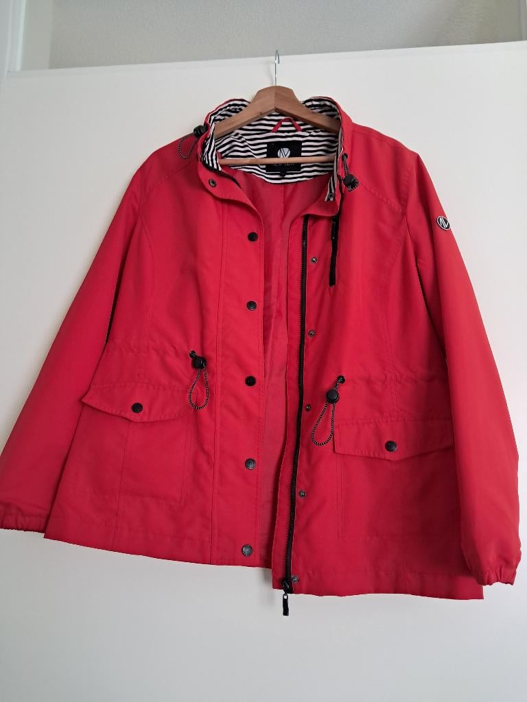 Damesjas, Ophalen of Verzenden, Zo goed als nieuw, Maat 42/44 (L), Rood