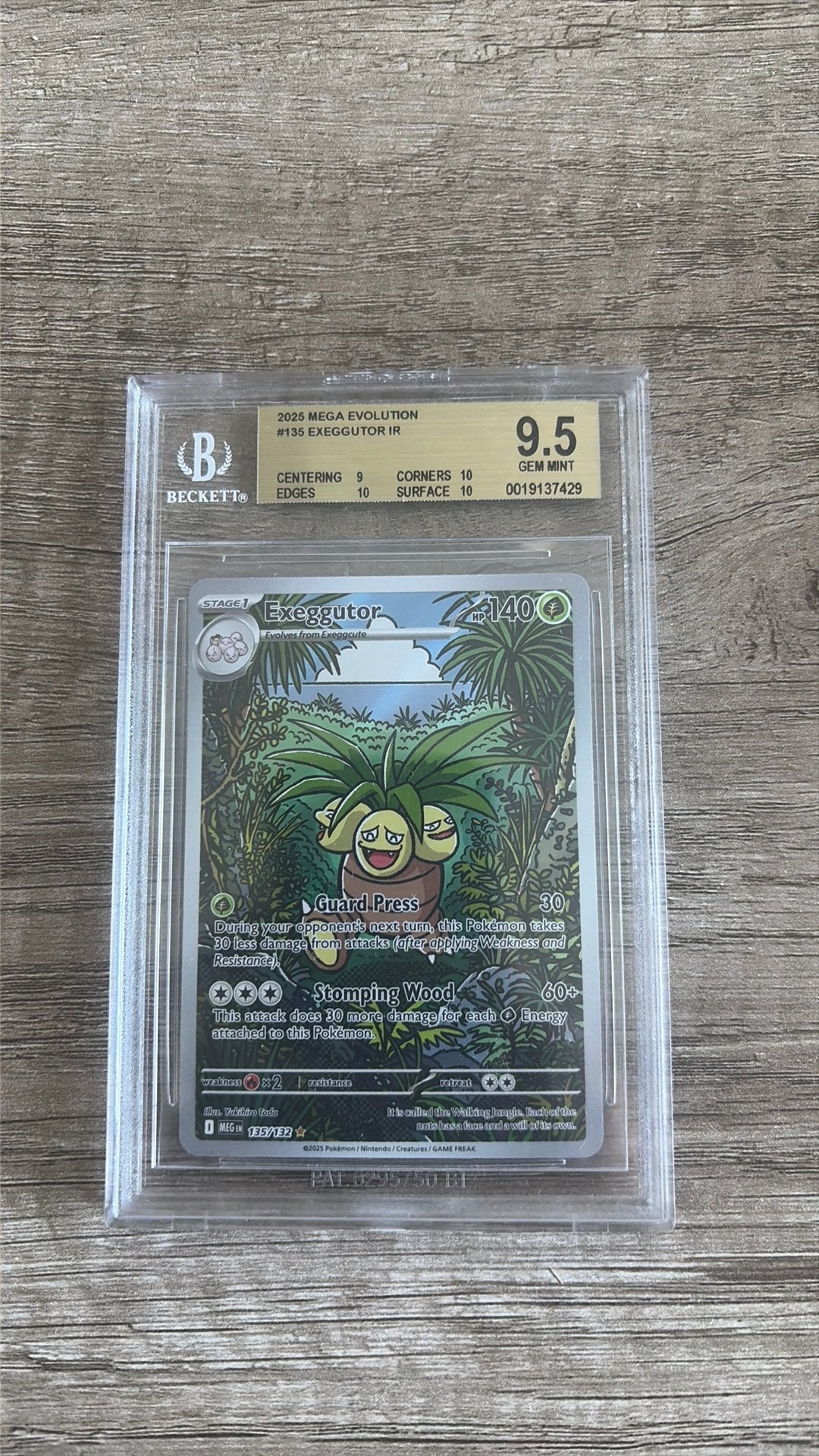 Pokemon - #135 Exeggutor Beckett 9.5, Ophalen of Verzenden, Nieuw, Losse kaart