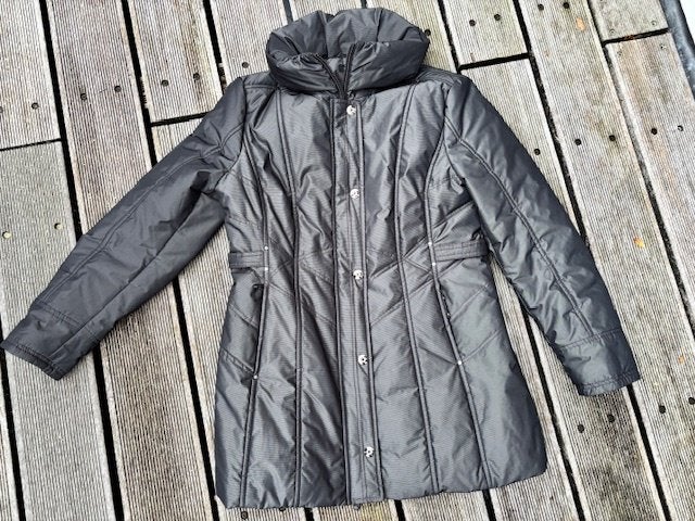 Zwarte winterjas Witteveen maat 38, Kleding | Dames, Maat 38/40 (M), Zwart, Ophalen of Verzenden, Zo goed als nieuw