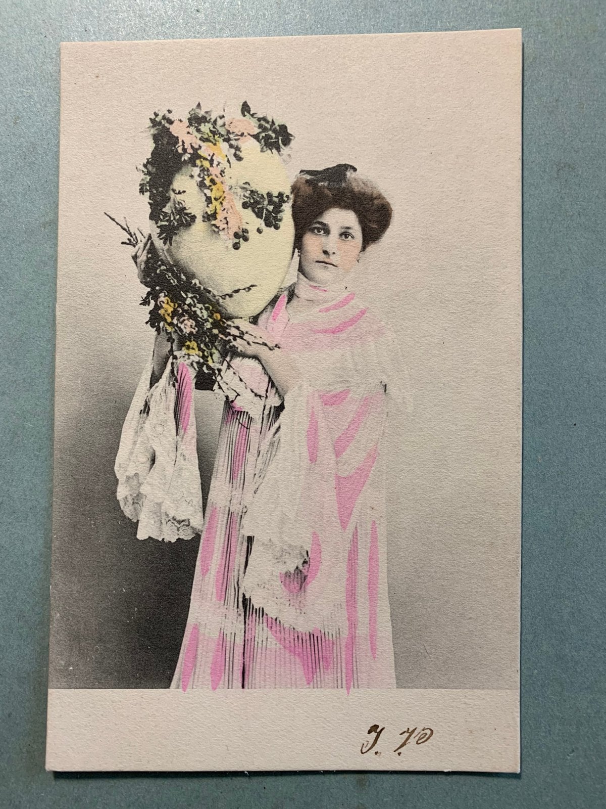 Pasen - dame met paasei, Ophalen of Verzenden, Voor 1920, Ongelopen, Feest(dag)