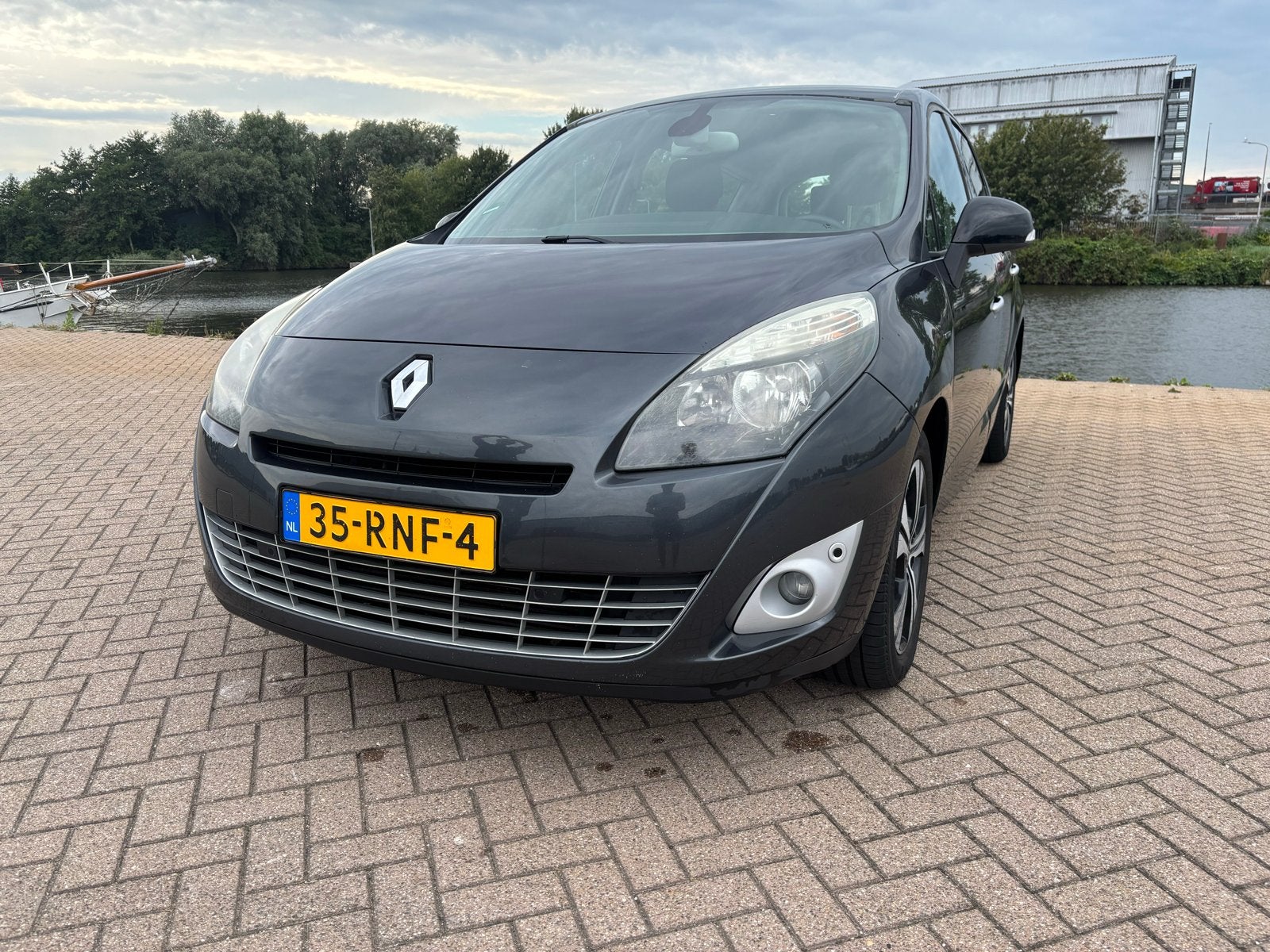 Renault Grand Scenic 1.4 TCE 5P 2011 Grijs, Auto's, Voorwielaandrijving, 745 kg, Zwart, 4 cilinders