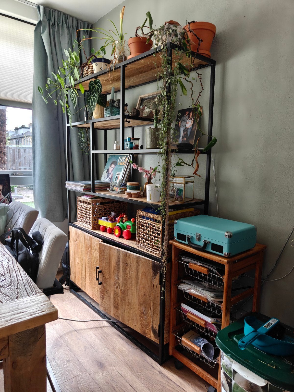 Kast mangohout industrieel, Huis en Inrichting, Kasten | Buffetkasten, Ophalen, Met deur(en), 100 tot 150 cm, Zo goed als nieuw