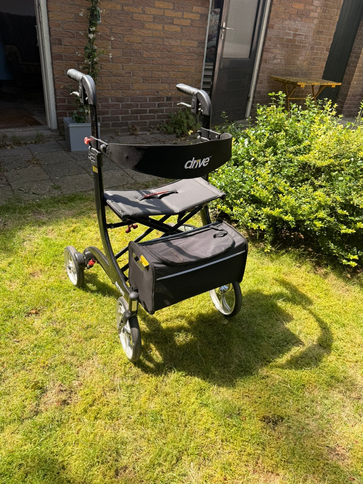 Drive Medical Nitro Rollator – Zwart, Ophalen