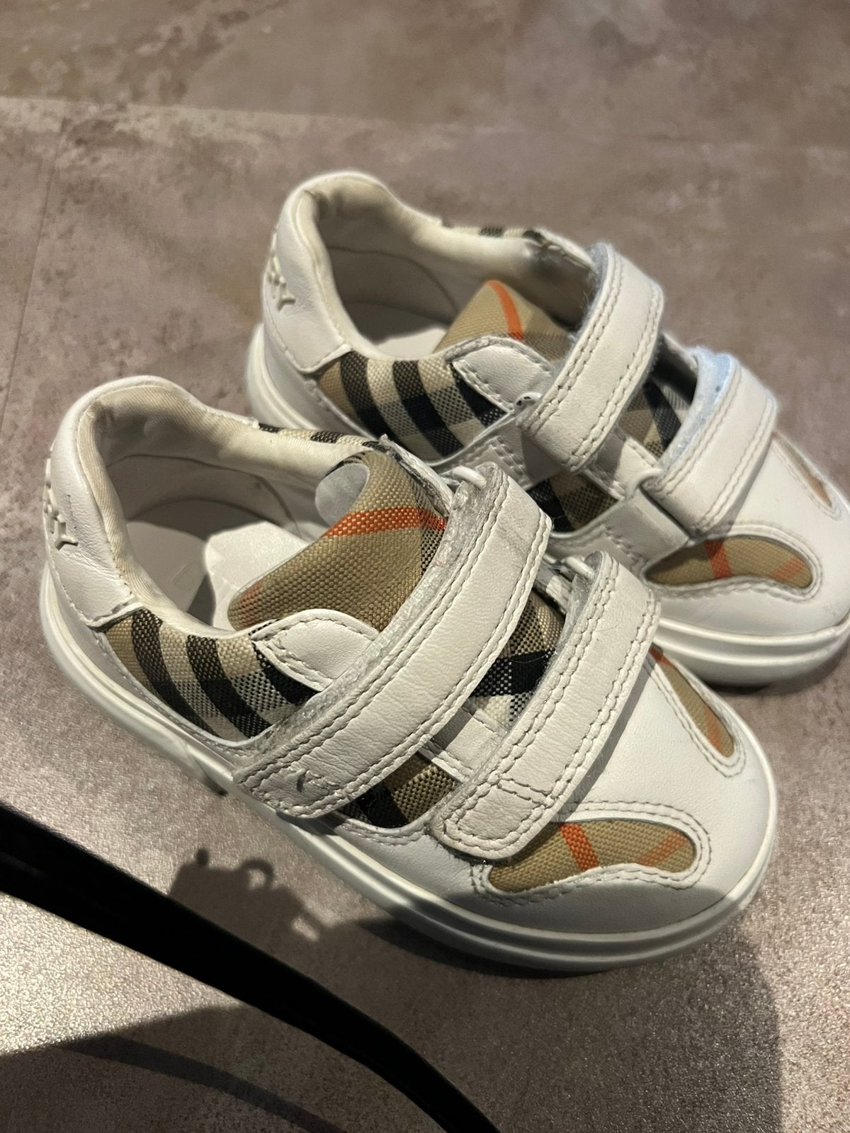 Burberry sneakers maat 24 origineel, Schoenen, Ophalen of Verzenden, Zo goed als nieuw, Jongen