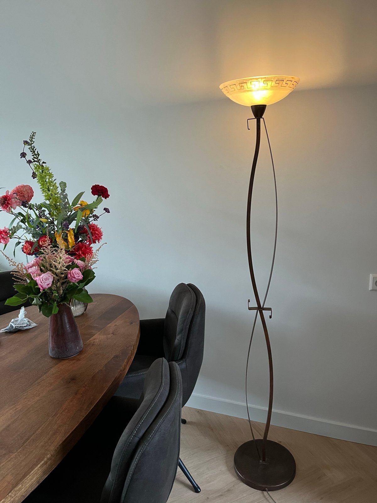 Stijlvolle vloerlamp met Grieks patroon, Huis en Inrichting, Gebruikt, Metaal, 150 tot 200 cm, E27 (groot)