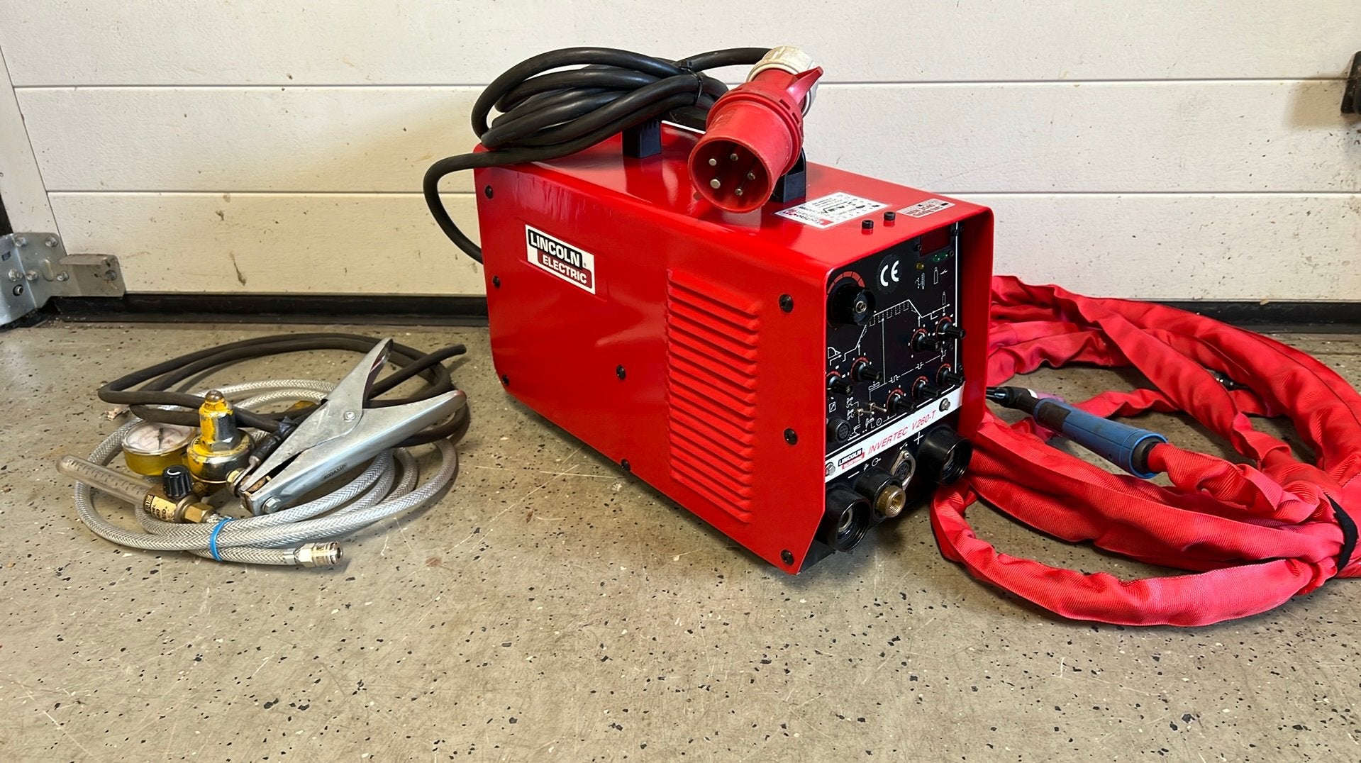 Lincoln Electric V260-T / Puls, Doe-het-zelf en Verbouw, Gereedschap | Lasapparaten, Gebruikt, Inverter, 250 ampère of meer, Ophalen