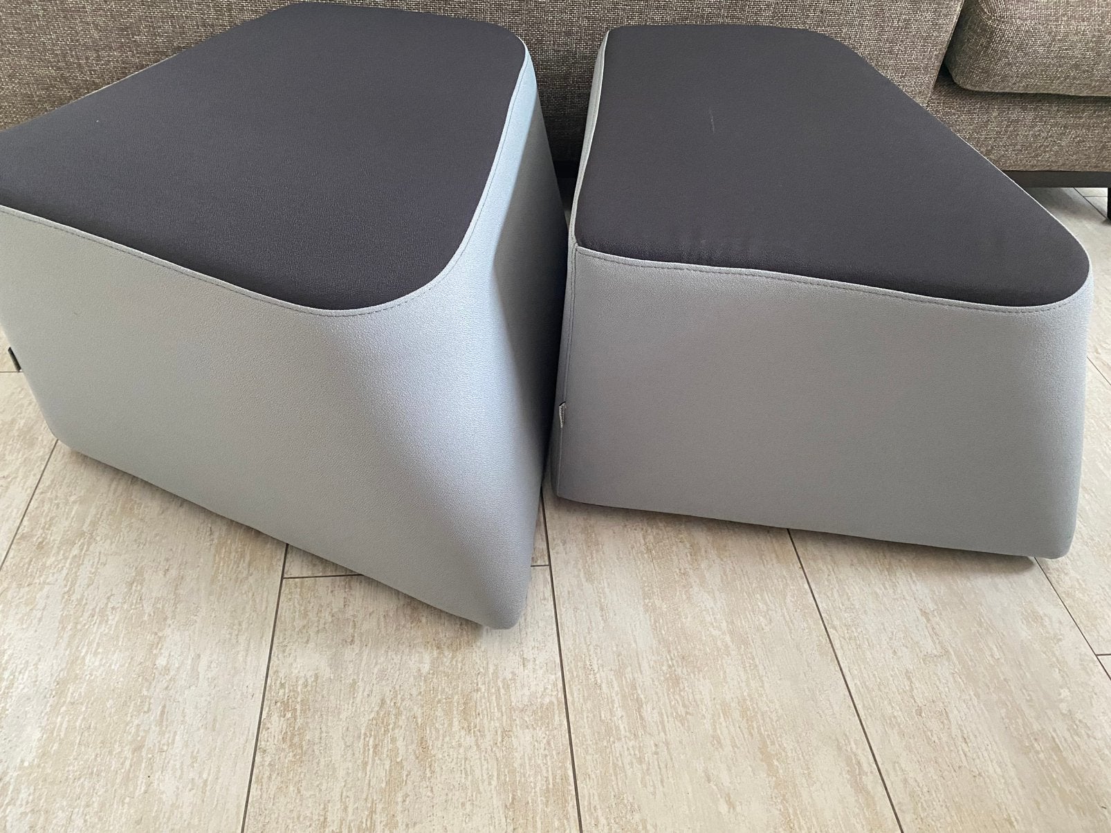 Deberenn Moda poef 2 stuks, Ophalen, Zo goed als nieuw, 50 tot 75 cm
