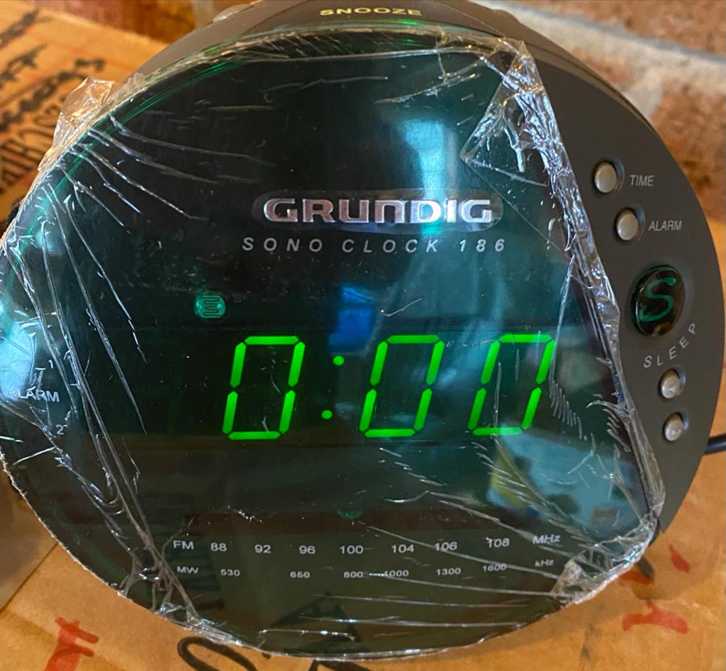 Grundig Sonoclock 186 Wekkerradio - NOS met doos, Witgoed en Apparatuur, Wekkers, Ophalen of Verzenden, Nieuw, Digitaal